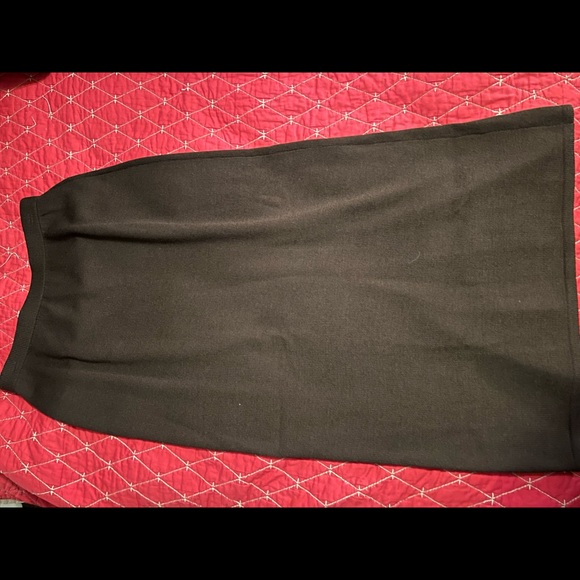 St. John sweater skirt size 8 - Picture 3 of 4